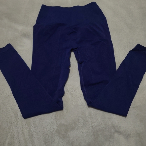 Alphalete Leggings - Picture 2 of 3